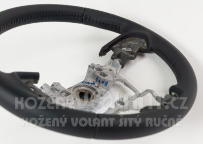 Volant Toyota RAV4 – nové pošití kůží